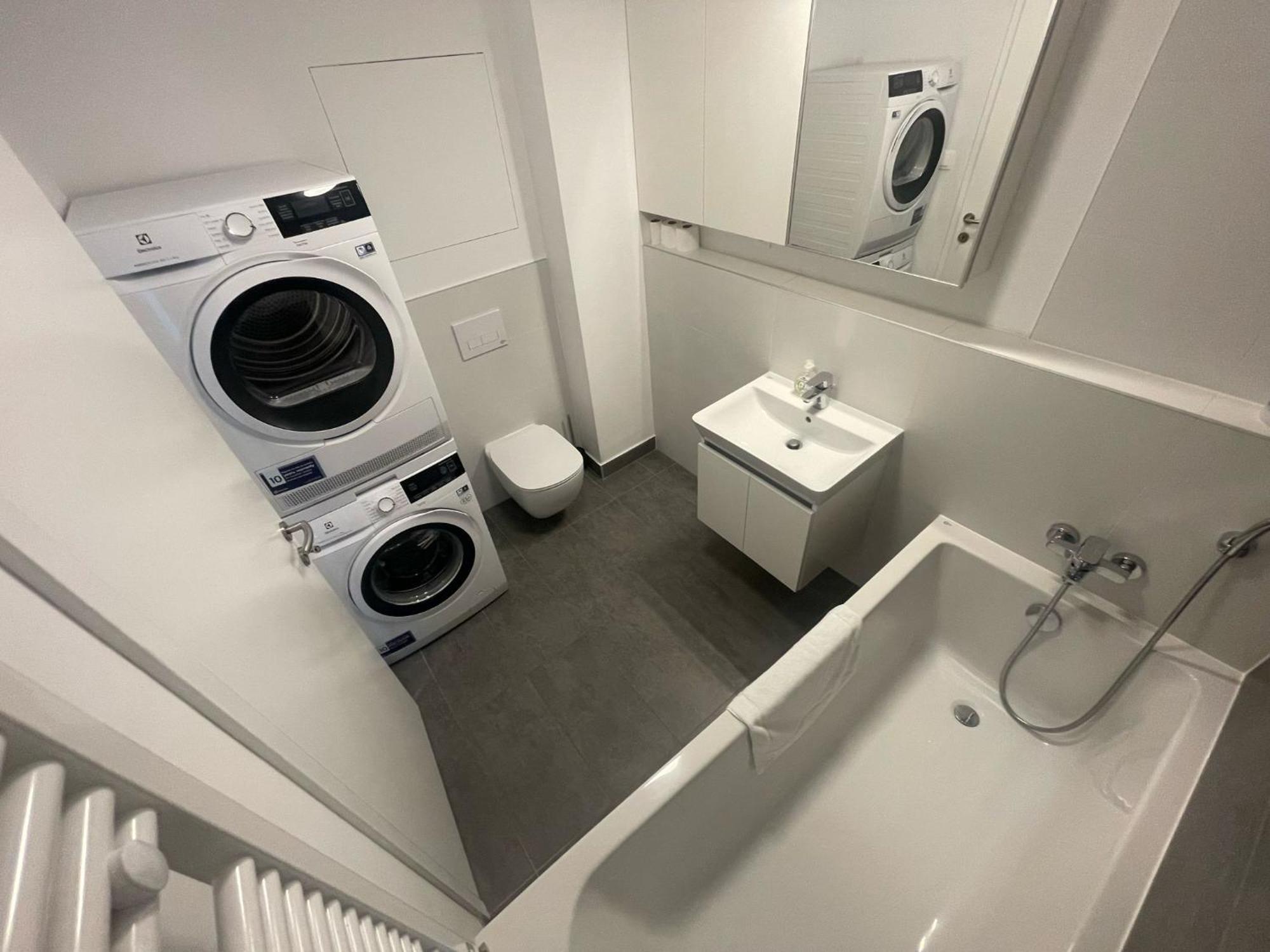 New Downtown Apartment Couple Minute From The Old Town Bratislava Extérieur photo