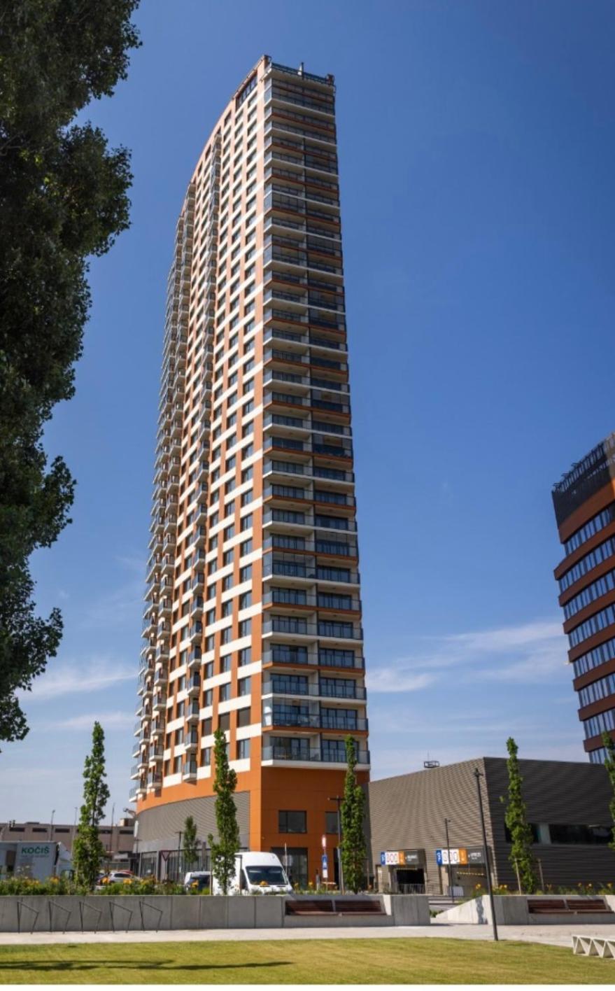 New Downtown Apartment Couple Minute From The Old Town Bratislava Extérieur photo